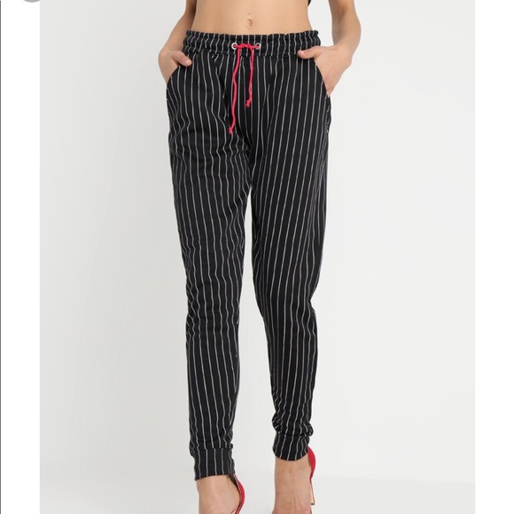 Madison Beer- Misguided Size 6 Pinstripe Trousers - Picture 2 of 6